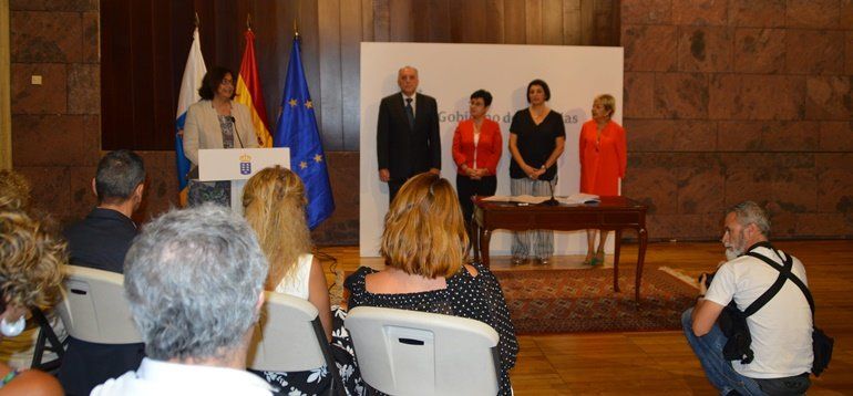 María Dolores Rodríguez toma posesión como viceconsejera de Educación y Deportes del Gobierno de Canarias