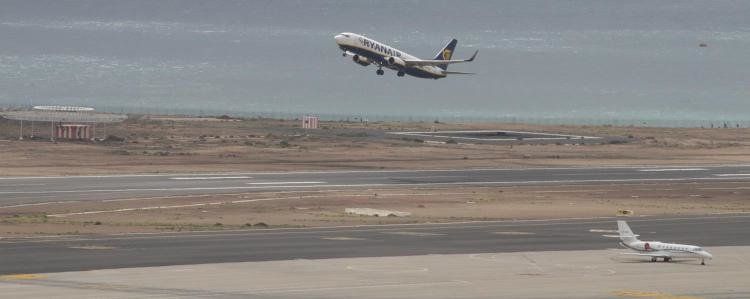 Los pilotos de Ryanair se suman a los tripulantes de cabina y anuncian cinco días de huelga en septiembre