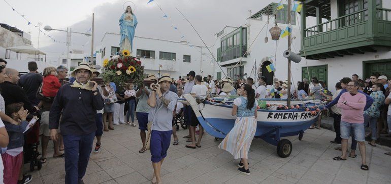 Caleta de Famara celebró su romería marinera