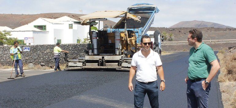 A concurso el asfaltado y acondicionamiento de 14 vías en Uga y Yaiza por 1,3 millones de euros