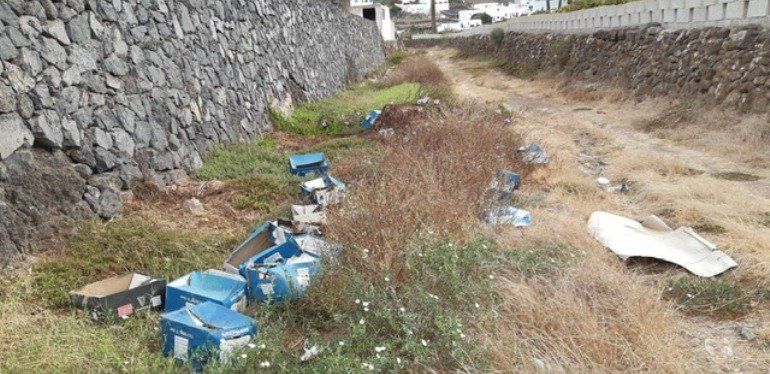 La PMH denuncia el lamentable estado del barranco de Haría y advierte de riesgos con las lluvias