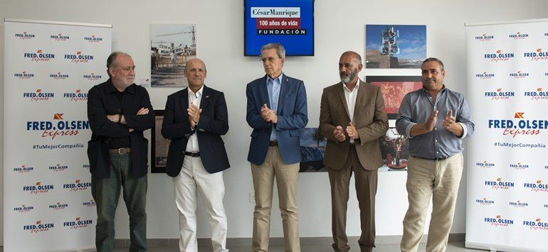 La exposición 'César Manrique. 100 años de vida' inaugura la nueva terminal de Fred Olsen en Arrecife