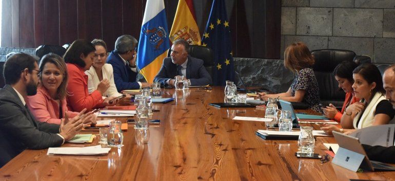 El Gobierno de Canarias inyecta 34 millones más a Sanidad para cubrir el "déficit" que han encontrado