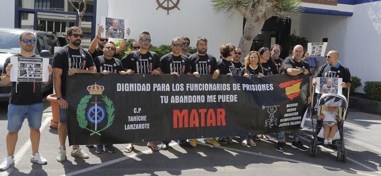 Trabajadores de la prisión de Tahíche salen a la calle para denunciar su "penosa" situación laboral