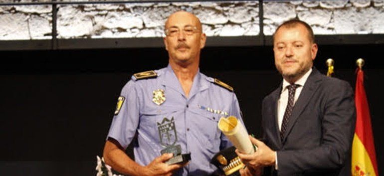 La Unidad de Documentoscopia de la Policía Local de Arrecife, reconocida por el Ayuntamiento de Gáldar