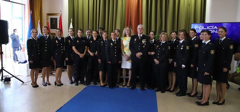 La Policía Nacional homenajea a las 24 mujeres de la comisaría de Arrecife en el día de su patrón