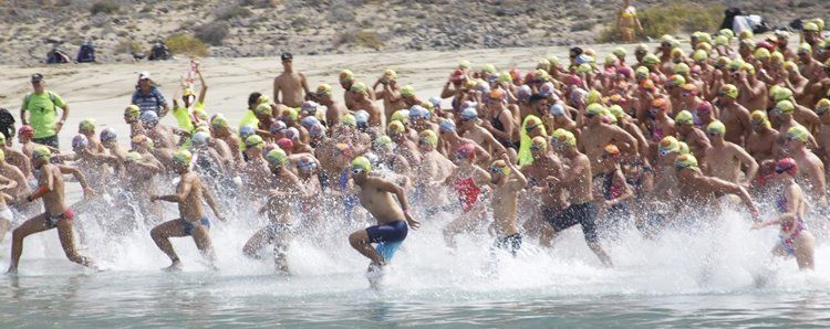 Suspendida la Travesía a Nado El Río "por las condiciones adversas en el mar"