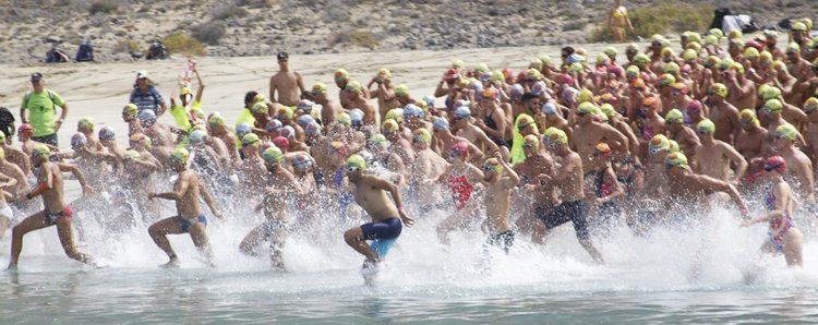 Suspendida la Travesía a Nado El Río "por las condiciones adversas en el mar"