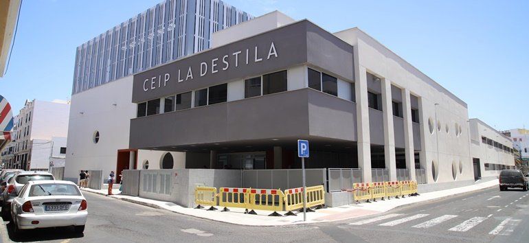 Los padres del colegio La Destila denuncian "deficiencias" en el centro un mes después de su apertura