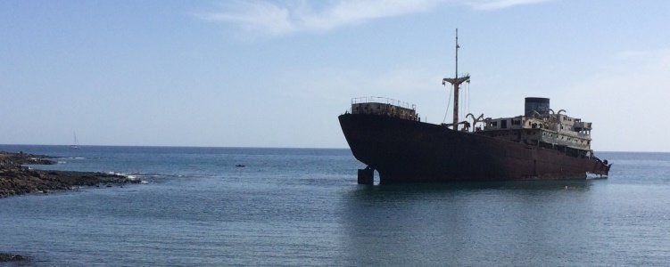 La Armada saca a subasta pública la extracción del Telamón después de 38 años de su naufragio
