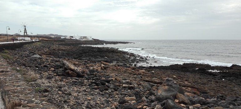 Area where it was planned to create an artificial beach in front of the new hotel authorized in Costa Teguise