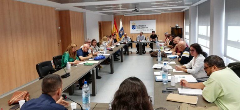 Los sindicatos abandonan la Mesa Sectorial de Sanidad y dan un ultimátum al Gobierno de Canarias