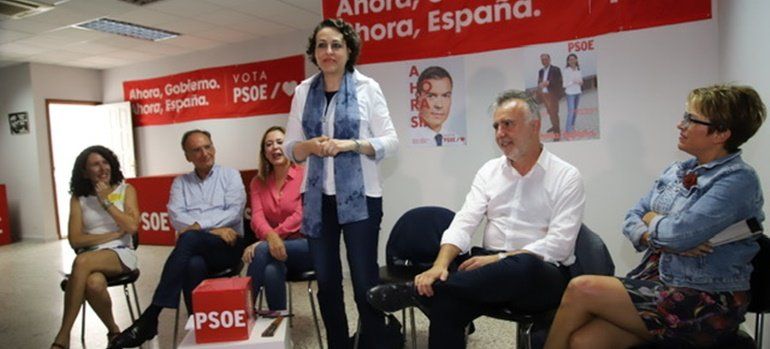 La ministra Magdalena Valerio apoya la campaña del PSOE en Lanzarote