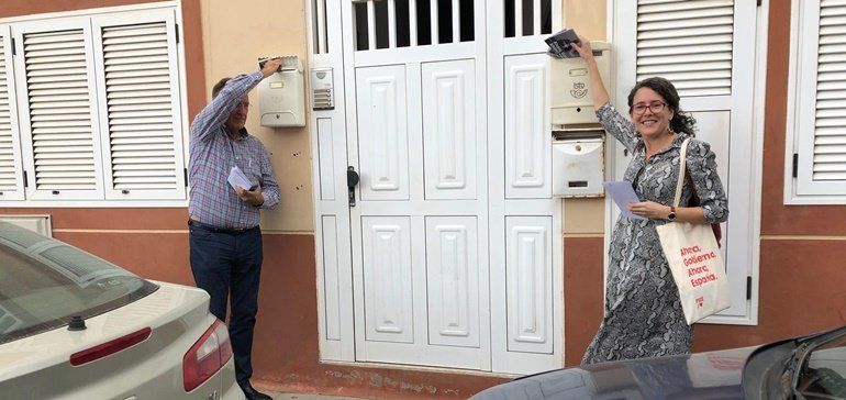 Los candidatos del PSOE hacen campaña a pie de calle por los barrios de Argana Alta, Valterra y Los Alonso