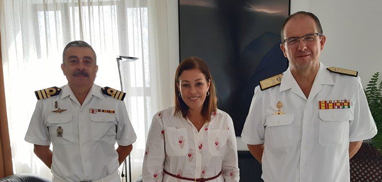 La alcaldesa de Arrecife recibe al Almirante del Mando Naval de Canarias