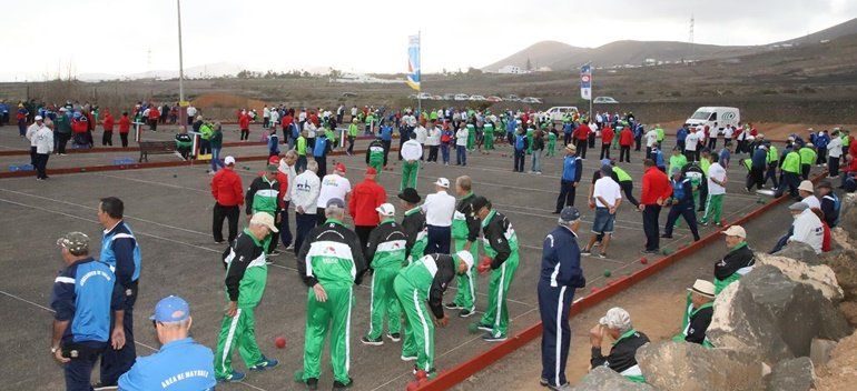 Arranca el XX Torneo de Bola Canaria Abuelos Conejeros con la participación de más de 800 mayores