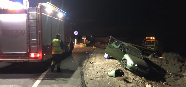 Dos heridos en choque entre dos vehículos en la carretera de Mácher a Tías