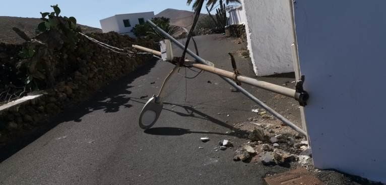 Lanzarote sufrió este lunes rachas de viento de hasta 89 kilómetros por hora que causaron diversos daños