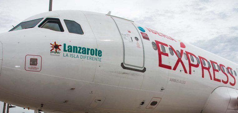 Denunciado un pasajero por proferir insultos y amenazas durante un vuelo de Madrid a Lanzarote