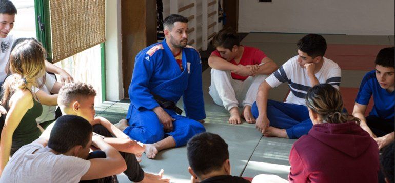 El Club de Judo de Costa Teguise y el IES Yaiza aúnan fuerzas para combatir el acoso escolar