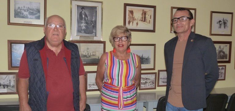 La asociación de vecinos Titerroy acoge la exposición  "El Viejo Arrecife" de José García Hernández