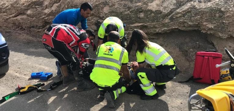 Herido un joven de 28 años tras caer con su quad en la carretera de Las Laderas en Teguise