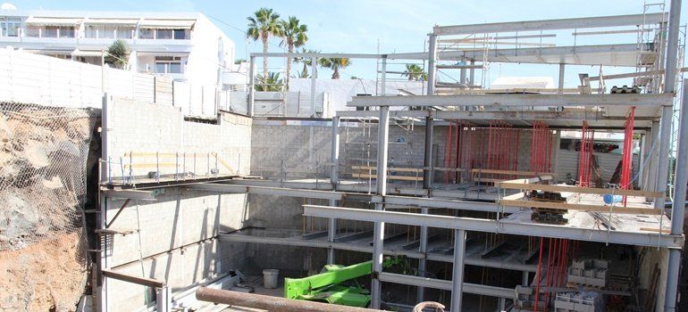 El Ayuntamiento destaca el avance de las obras de los aparcamientos Lanis en Puerto del Carmen