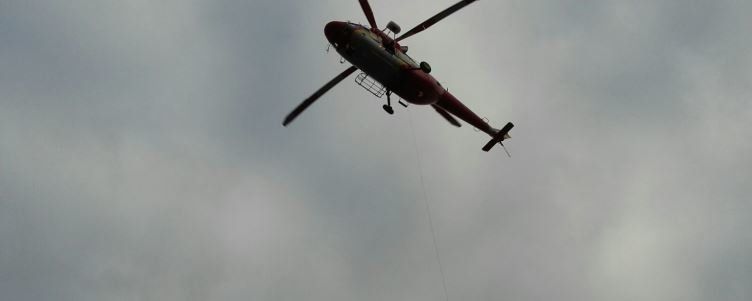 El helicóptero del GES rescata a una mujer herida tras caerse en Caldera Blanca en Tinajo