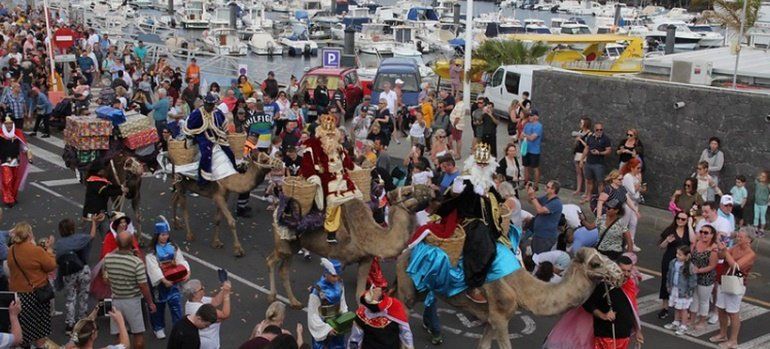 La magia de los Reyes Magos también inundó el municipio de Tías