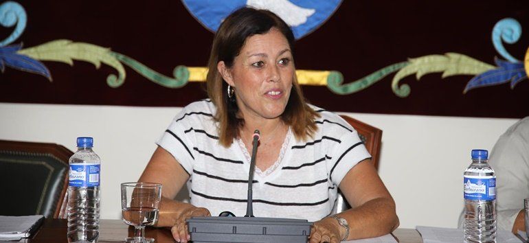 La alcaldesa de Arrecife afirma que la próxima semana decidirán si Carlos Alférez se incorpora al gobierno