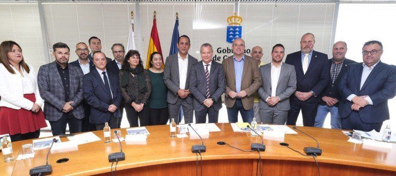 Jacobo Medina exige en el primer Consejo de Cabildos de Obras Públicas que Lanzarote sea "compensada"