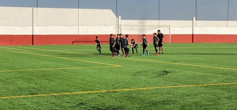 El campo de fútbol de Argana inaugura el césped artificial