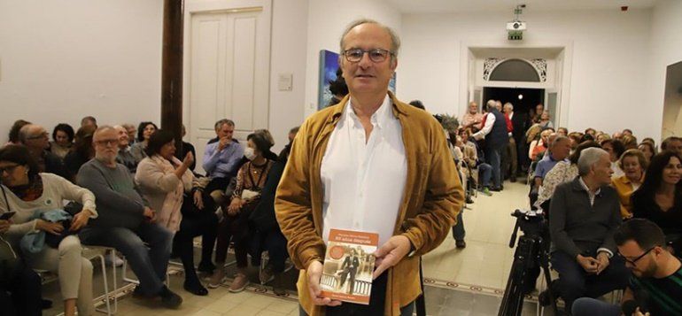 La presentación del libro sobre Francisco Cabrera Matallana llena de público la Casa de la Cultura de Arrecife