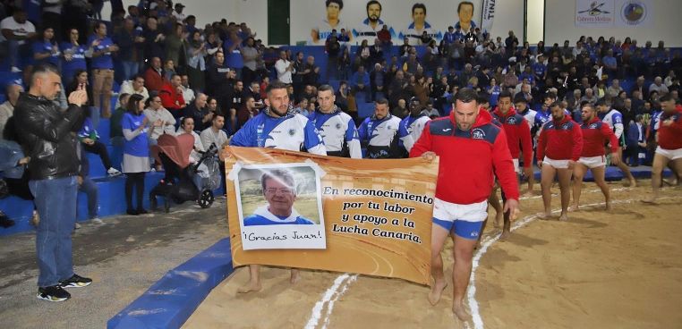 La lucha canaria rinde un homenaje póstumo a Juan Gabriel Hernández  