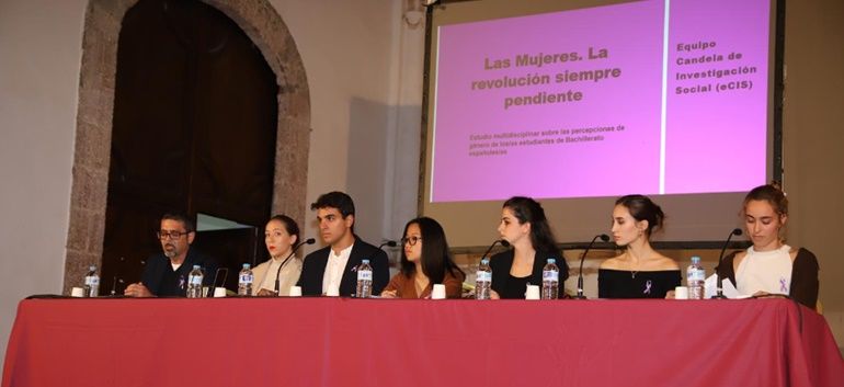 Alumnos del IES de Teguise presentan los resultados de una investigación sobre las mujeres