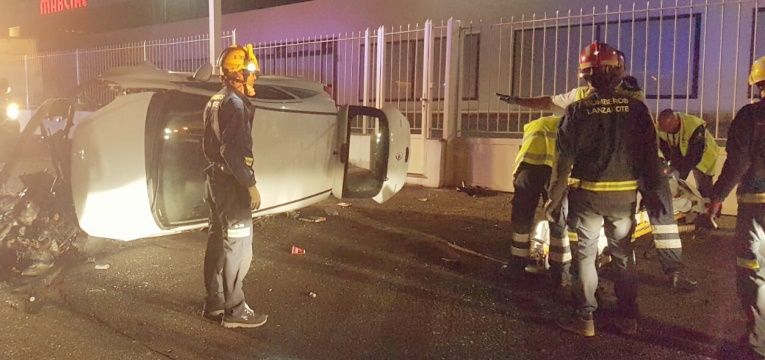 Investigado por apropiación indebida el conductor del coche que volcó en Playa Honda