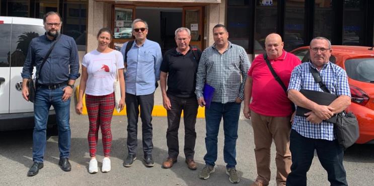 Podemos meets with the labor inspection to demand the working conditions of Lanzarote Bus