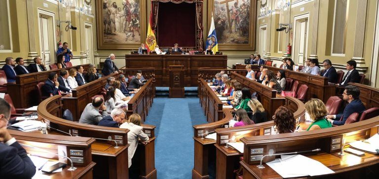 Imagen de archivo de una sesión del Parlamento de Canarias