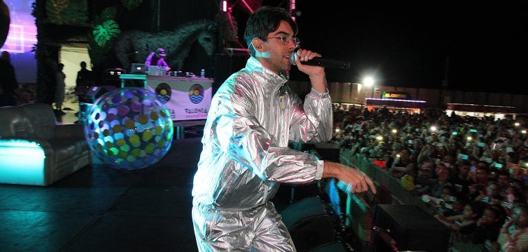 Miles de carnavaleros bailaron a ritmo de Don Patricio en Puerto del Carmen