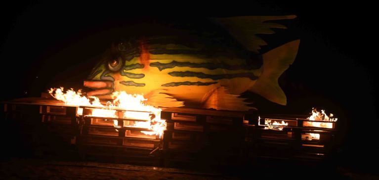 El Carnaval Pirata de San Bartolomé se despidió con la quema del Guachinango El Carnaval Pirata de San Bartolomé se despidió con la quema del Guachinango