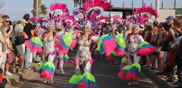 Ritmo y color en el coso de carnaval de Puerto del Carmen