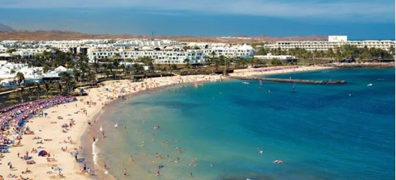 La patronal turística de Lanzarote reclama a los ayuntamientos dejar de pagar varios impuestos