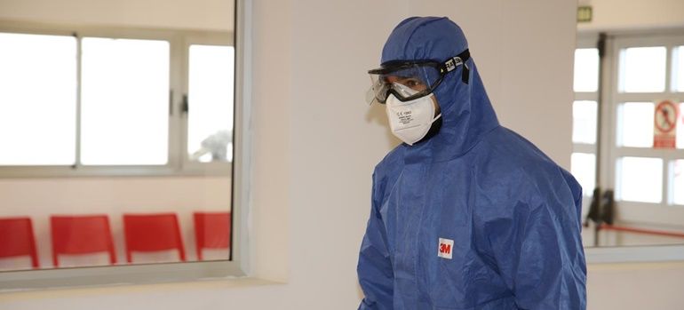 Efectivos de la UME realizan labores de desinfección ante el coronavirus en Lanzarote