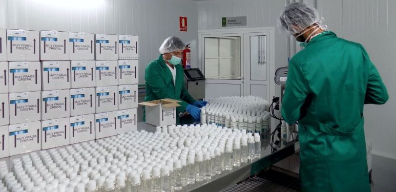Aloe Plus Lanzarote dona al Cabildo 1.000 unidades de gel hidroalcohólico higienizante