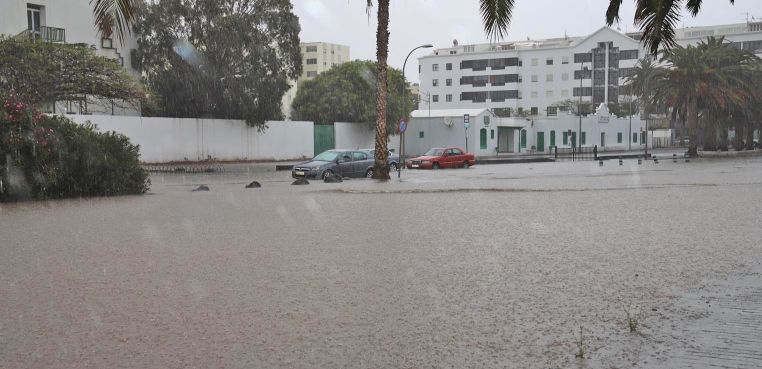 La tromba de agua descargó este sábado en Arrecife más de 30 litros en apenas una hora