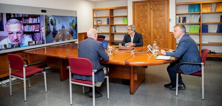 Canarias elabora el plan para un desconfinamiento "controlado" ante un "escenario favorable"