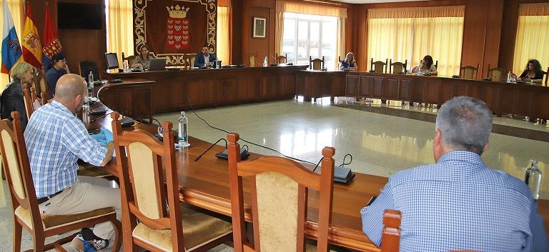El vicepresidente del Cabildo reúne a los ayuntamientos para el seguimiento de los 10 millones de los fondos EDUSI