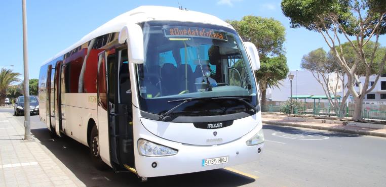 Lanzarote recibe un adelanto de 1,1 millones de euros de la subvención al servicio de guaguas