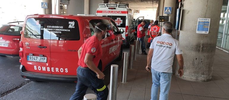 Un pasajero con coronavirus llega al aeropuerto de Lanzarote en un vuelo procedente de Madrid