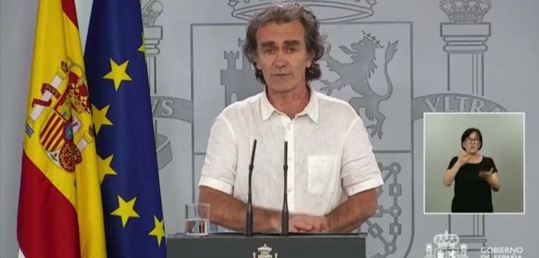 Fernando Simón dice que se ha actuado "bien y muy rápido" en el caso positivo que viajó a Lanzarote